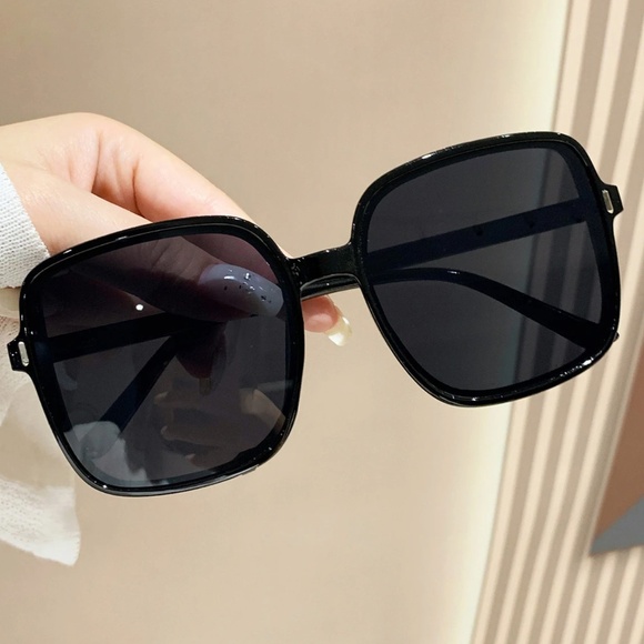Boho Oversized Square Sunnies Sunglasses - Picture 4 of 5